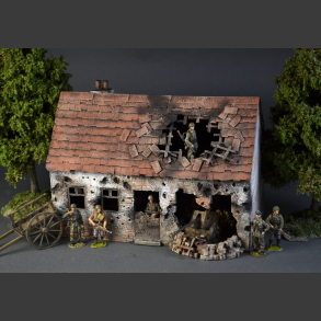 EASTERN FRONT: DIORAMA & BUILDINGS