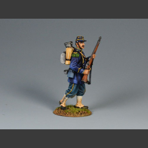 Chasseur � Pied - Walking Forward