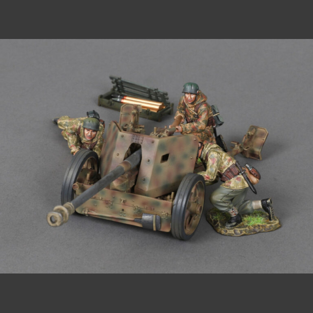 Pak 40 Gun 75mm Anti Tank Gun with 3 Fallschirmj�ger Crew