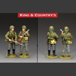 SS Soldiers, standing and waiting