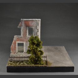 Ruin building at the intersection - Diorama