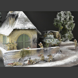 Forest villa in ruins - winter diorama