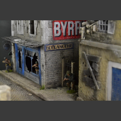 French city in ruins - diorama