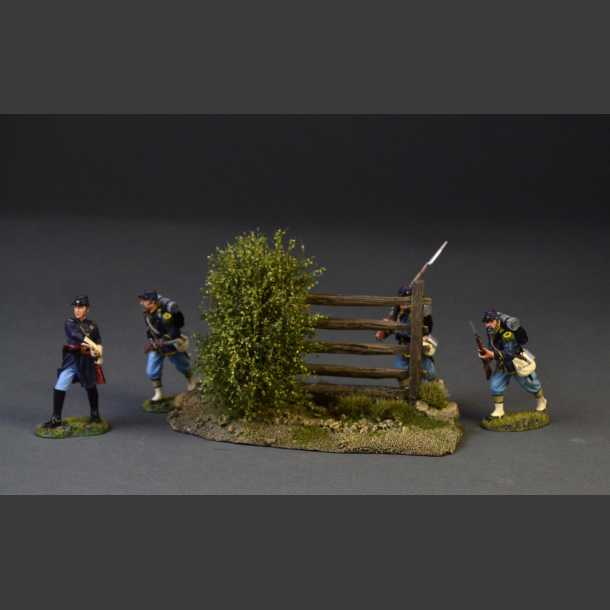 Field fence with bush (only 1 in stock)