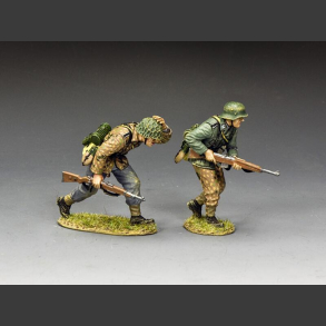 12. SS 'HITLERJUGEND' DIVISION - attacking under fire...