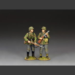 SS Soldiers, standing and waiting