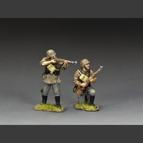 SS rifle troops in battle