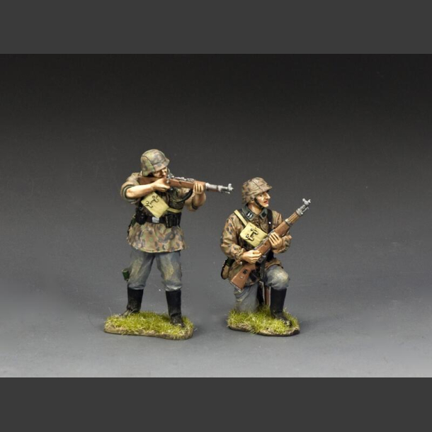 SS rifle troops in battle
